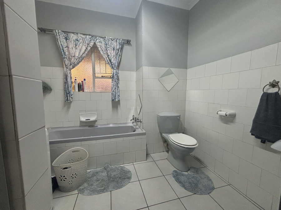 2 Bedroom Property for Sale in Safari Gardens North West